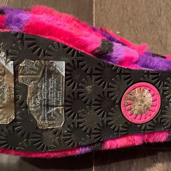 Women’s UGG Fluff Yeah plaid and pink plush slippers #UGG #Slippers 10 EUC - Picture 6 of 7